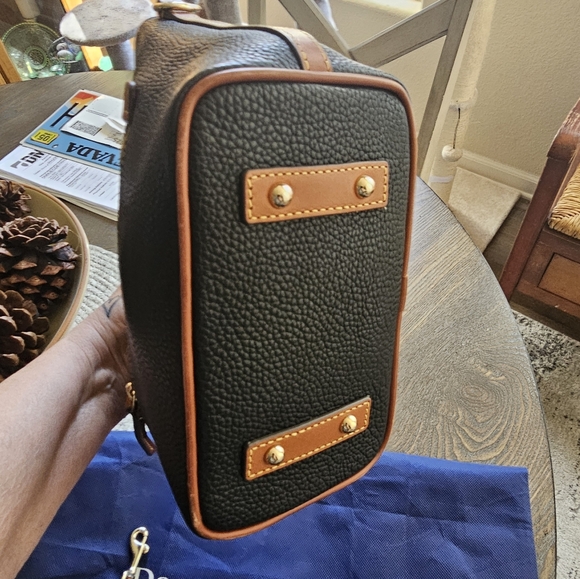 Dooney & Bourke• All Weather Leather Pebble Grain Small Handle Tote/CB - Picture 4 of 12